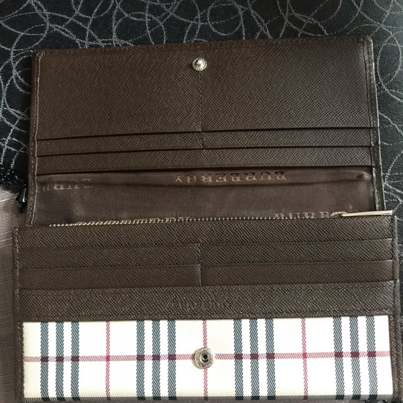 🌼Classic Burberry Long wallet🌼 - Picture 9 of 9